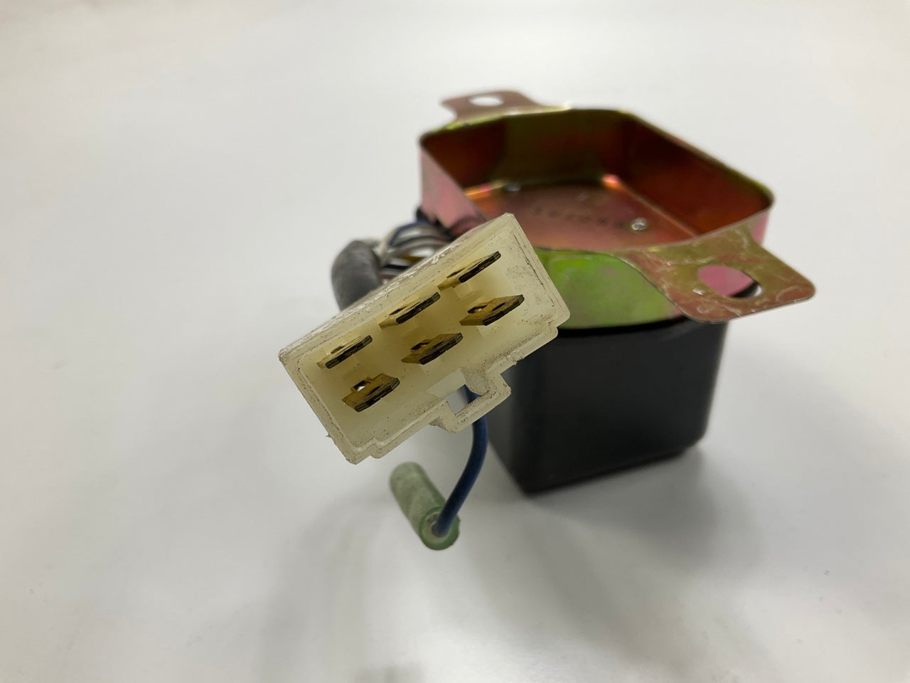 NEW - OUT OF BOX VR137 Voltage Regulator 1968-1977 Toyota
