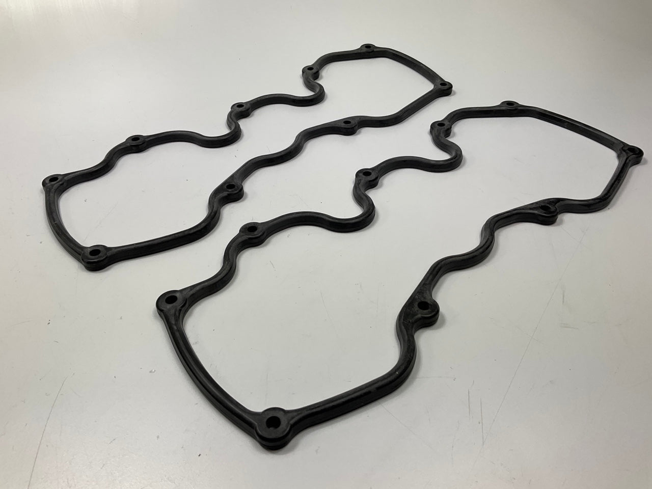 NEW UNBOXED OEM For Nissan 132707B000 Valve Cover Gasket Set VS50251R