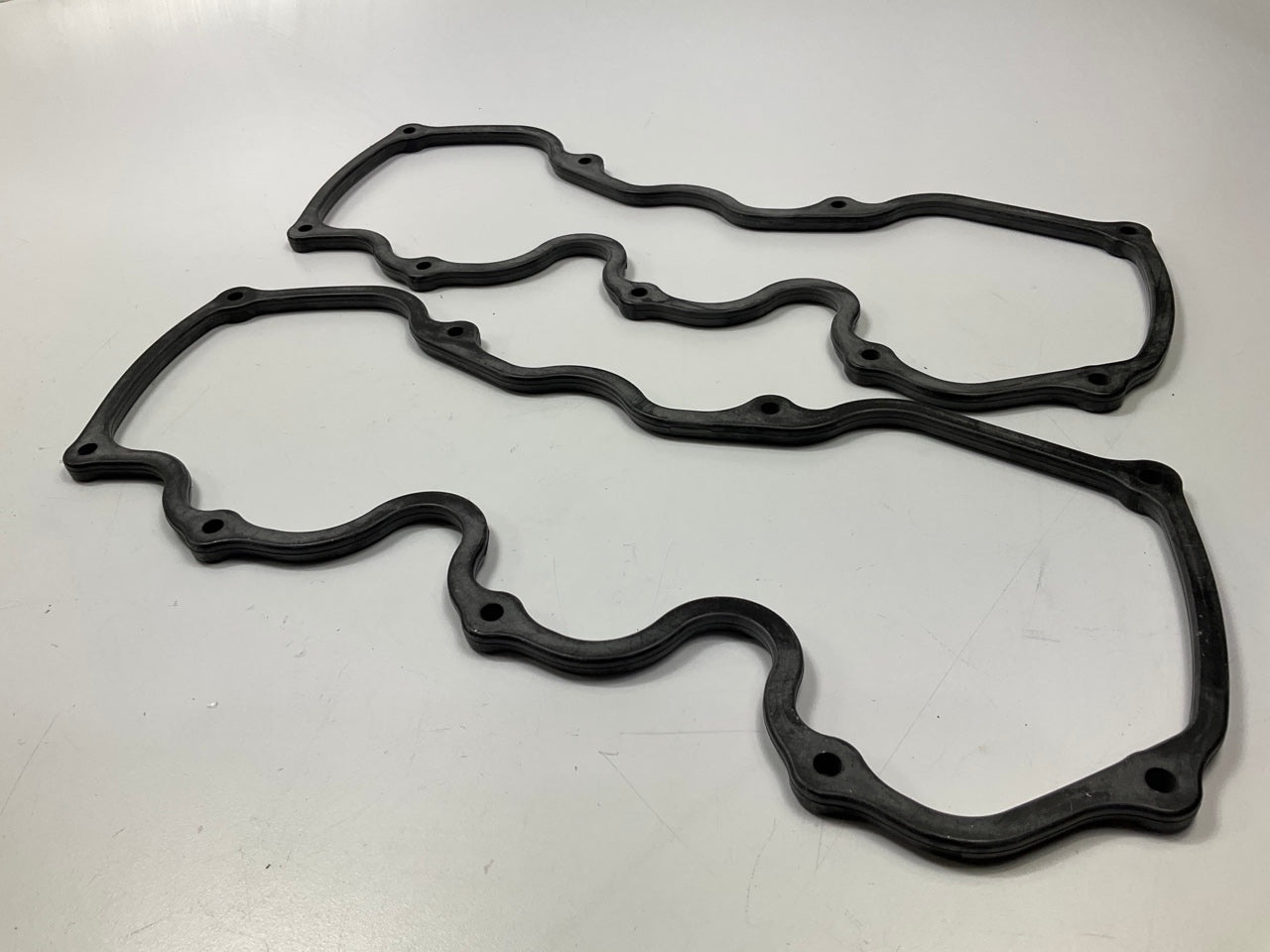 NEW UNBOXED OEM For Nissan 132707B000 Valve Cover Gasket Set VS50251R