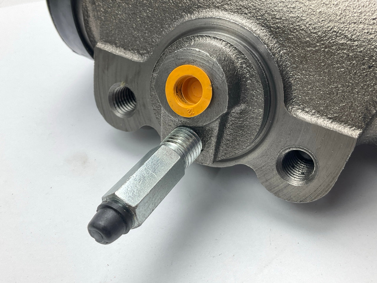New Unboxed W123277 Front Left Drum Brake Wheel Cylinder For 1988-1995 Isuzu FTR