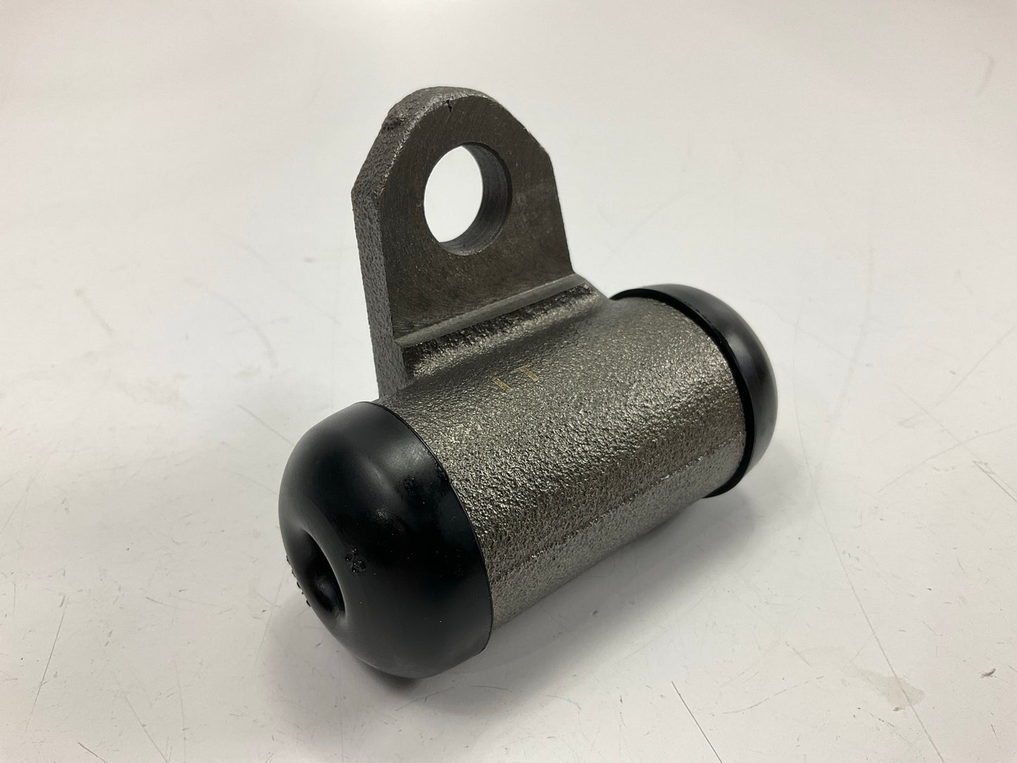 NEW UNBOXED W20932 Front Left Drum Brake Wheel Cylinder