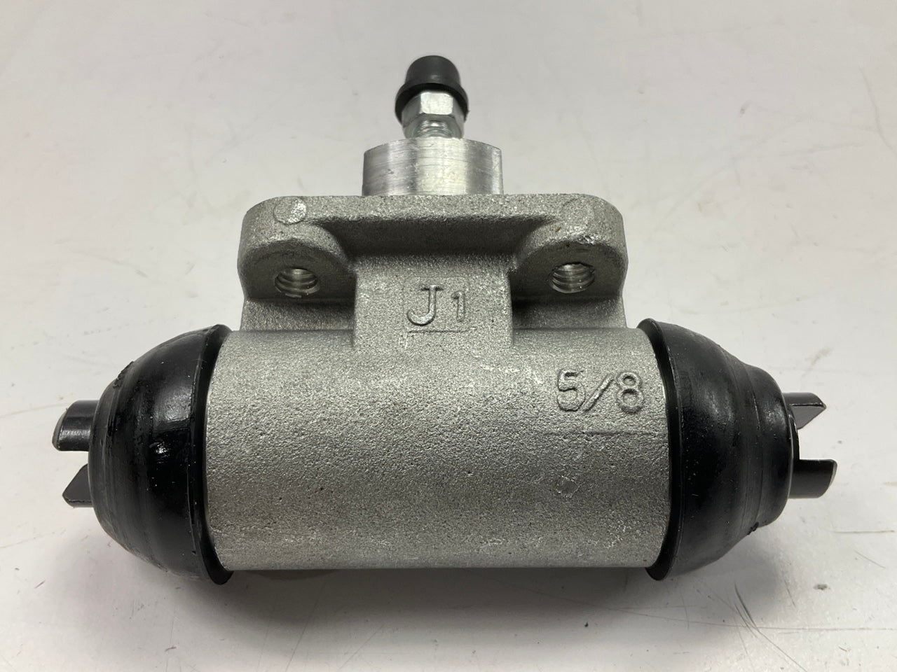 (2) NEW UNBOXED W37685 Drum Brake Wheel Cylinder