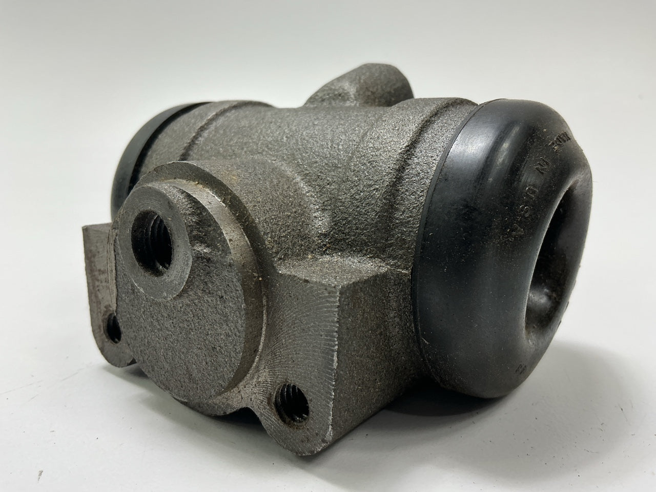 WC18197 Rear Drum Brake Wheel Cylinder  For 1960 Chevrolet C50