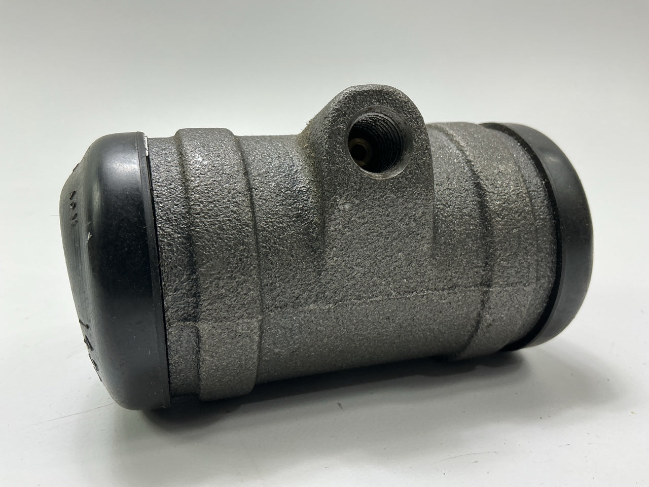 WC18197 Rear Drum Brake Wheel Cylinder  For 1960 Chevrolet C50
