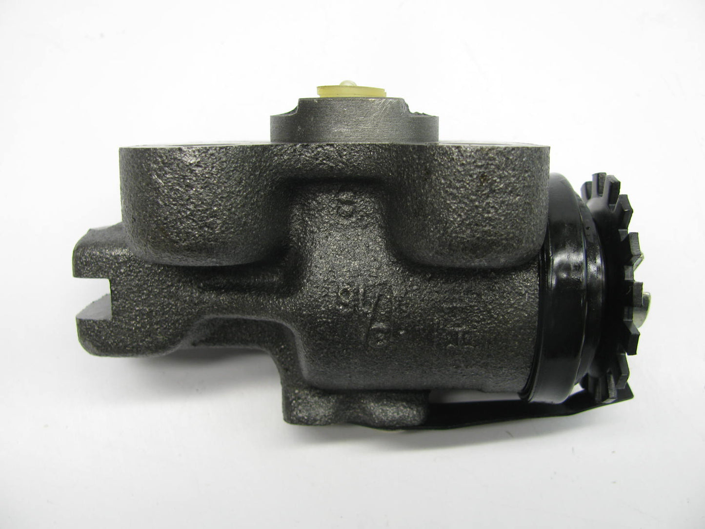 NEW - OUT OF BOX WC37000 Front Right Drum Brake Wheel Cylinder 1991-93 Isuzu NPR