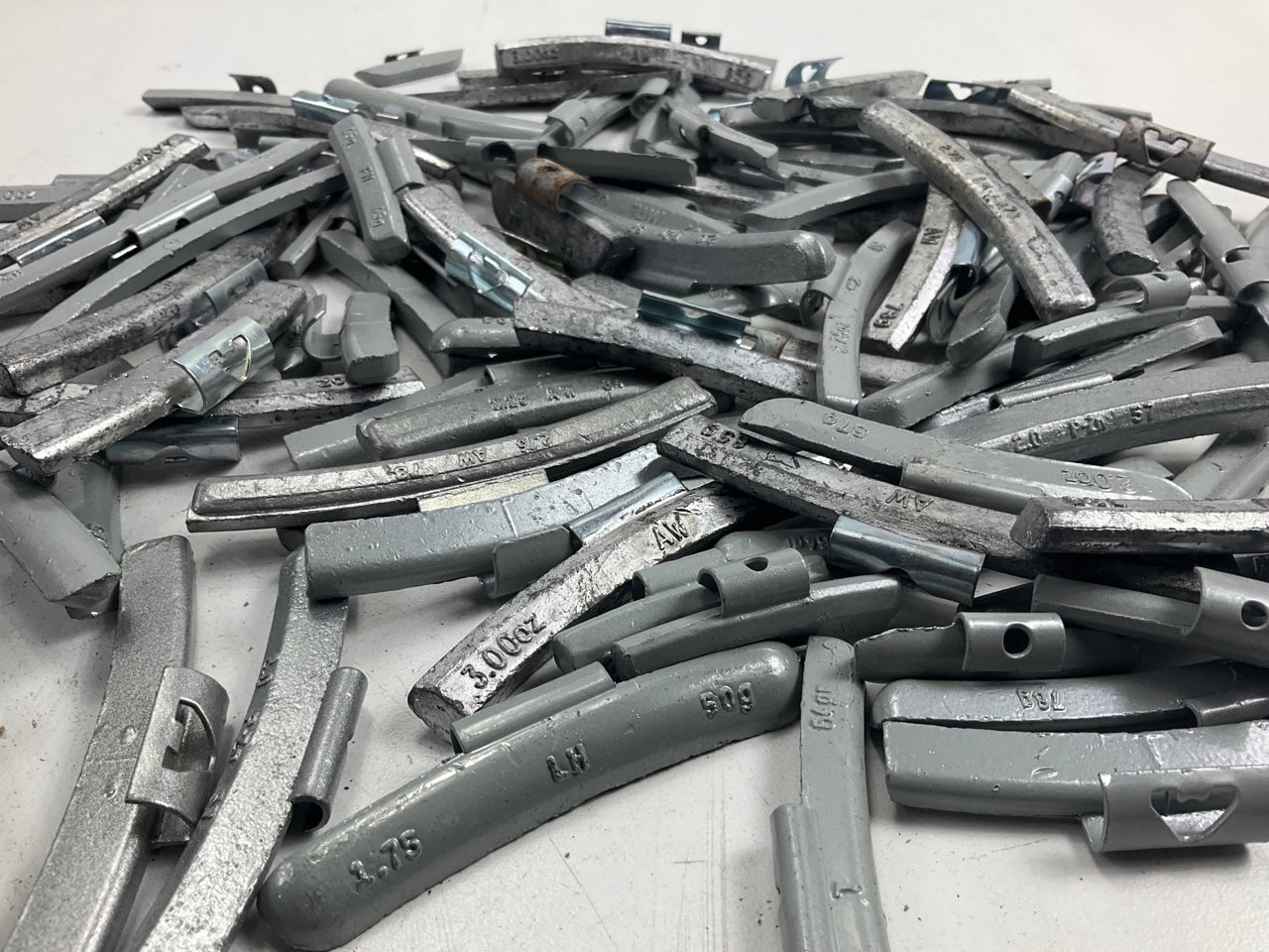 15 LBS - Mixed Lot Clip-On Wheel Balancing Weights, Assorted Sizes - UNUSED