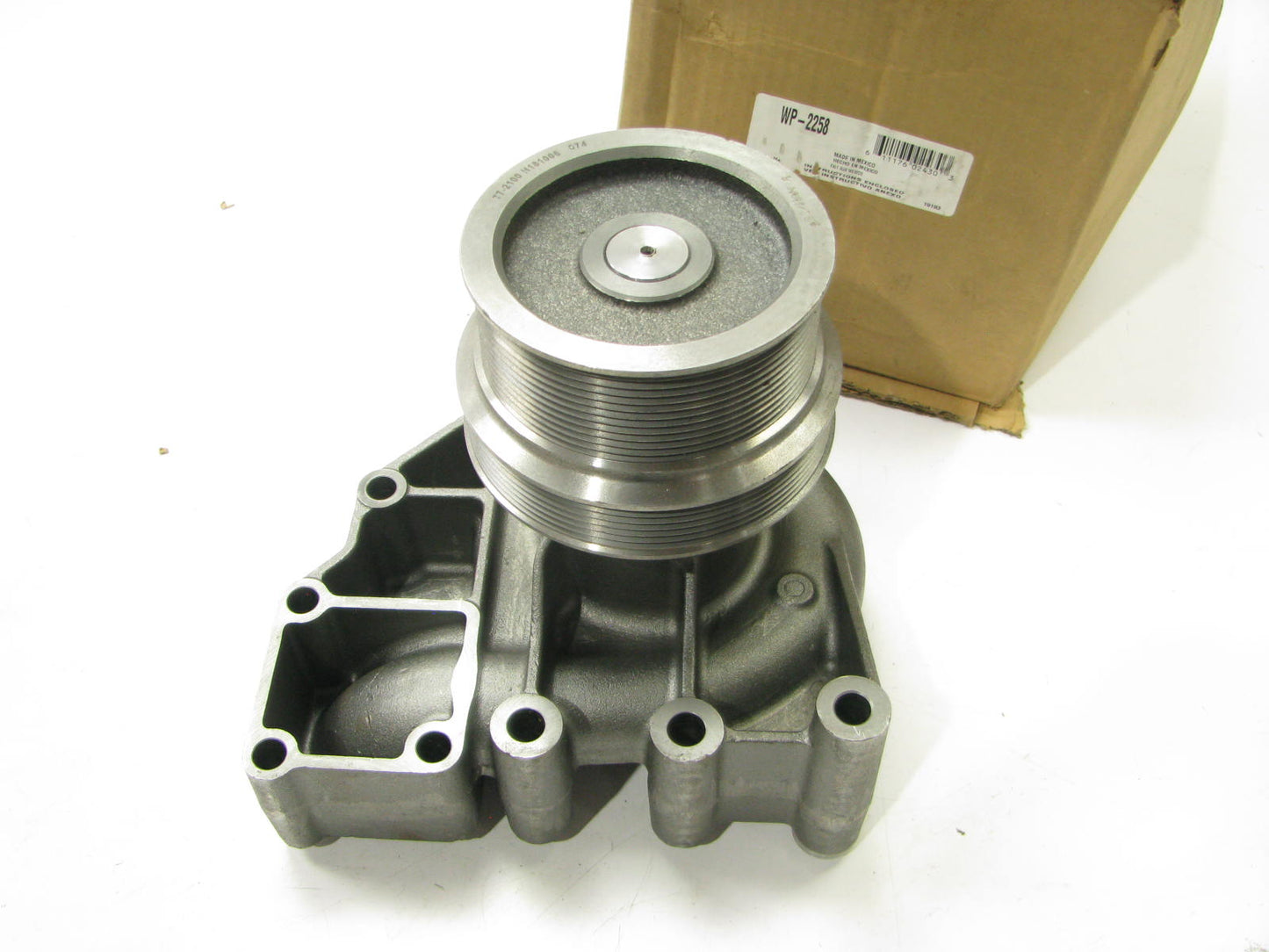 DAMAGED - NEW OUT OF BOX WP-2258 Engine Water Pump