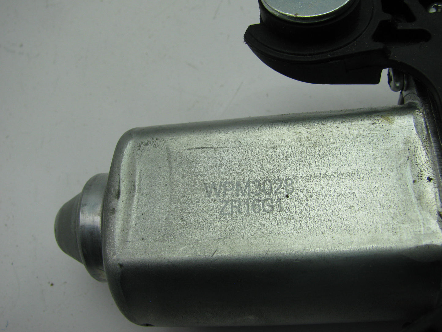 NEW OUT OF BOX - WPM3028 REAR Windshield Wiper Motor