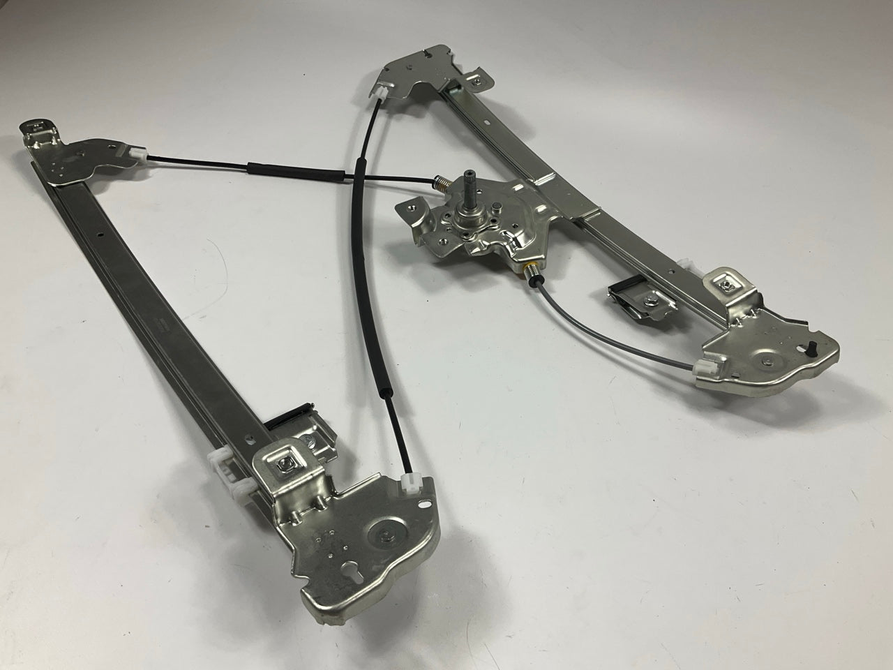 NEW - OUT OF BOX WR40096 Front Right Manual Window Regulator