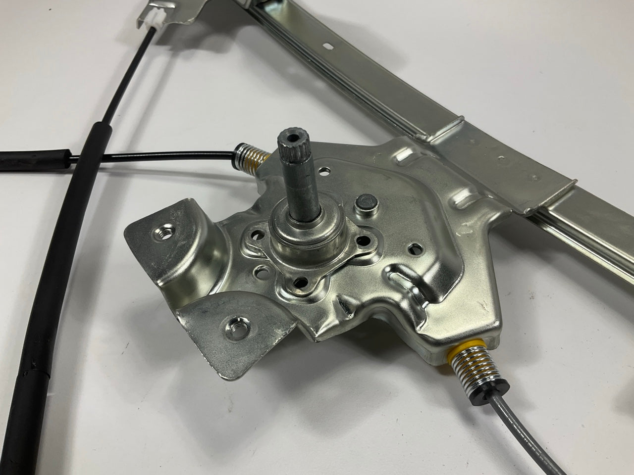 NEW - OUT OF BOX WR40096 Front Right Manual Window Regulator