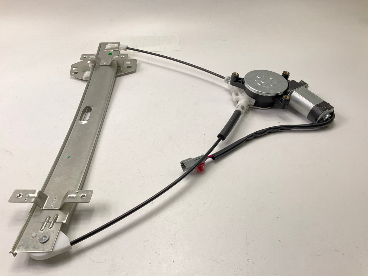 NEW - UNBOXED WR41301 Front Right Power Window Motor And Regulator Assembly