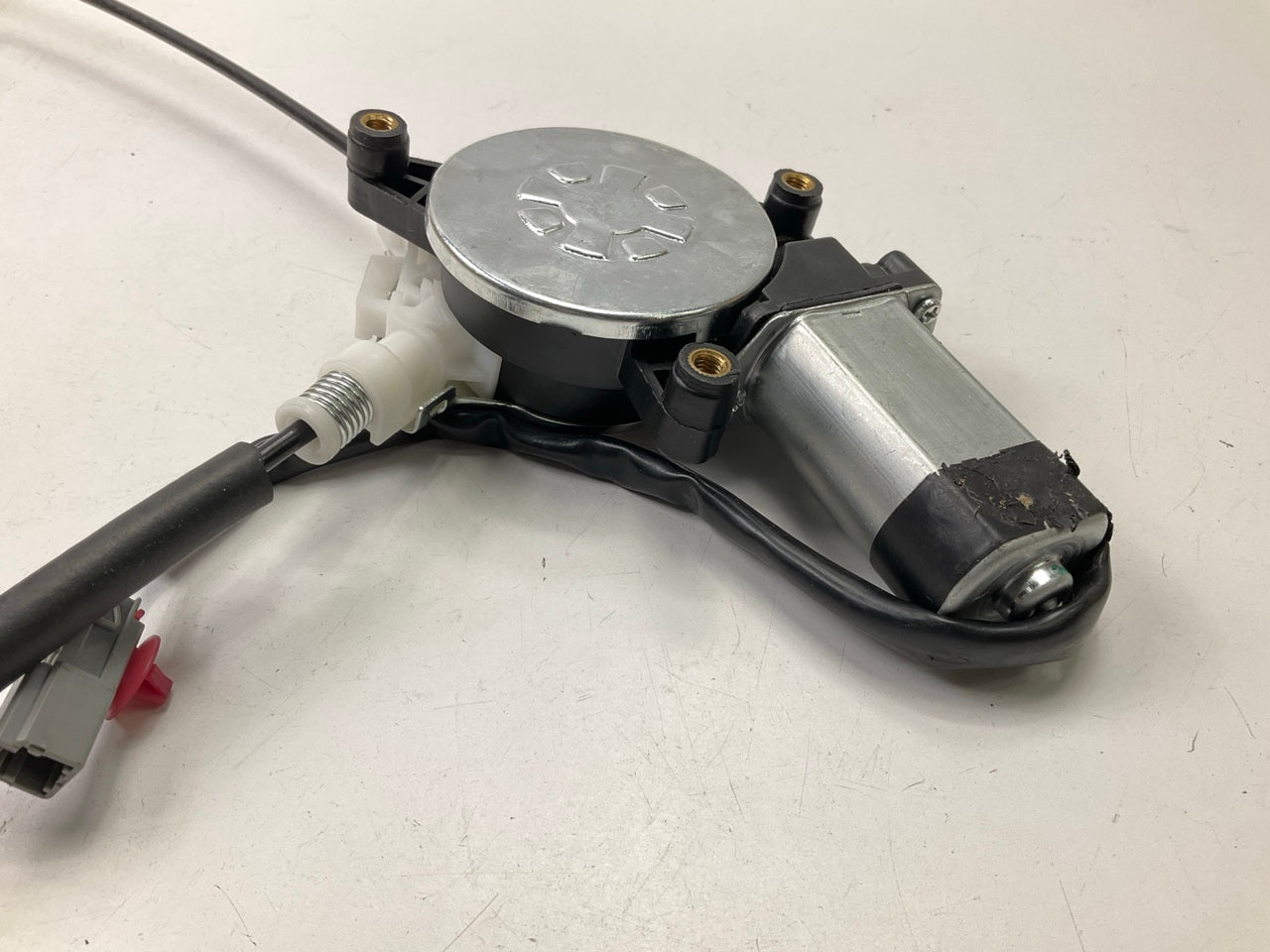 NEW - UNBOXED WR41301 Front Right Power Window Motor And Regulator Assembly