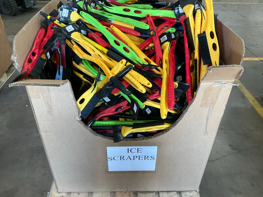 ONE PALLET  - Assorted Windshield Snow Brush / Ice Scrapers - 625 PCS / 450 LBS
