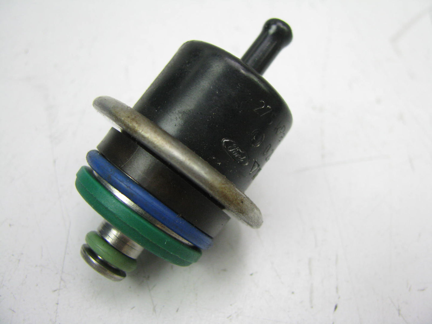 NEW UNBOXED OEM FORD Stock Fuel Pressure Regulator 1998-1999 Ford 3.0L-V6