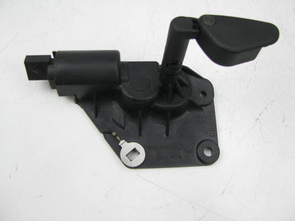 NEW - OUT OF BOX - OEM FORD XF22-163030-AD REAR RIGHT Quarter Window Motor