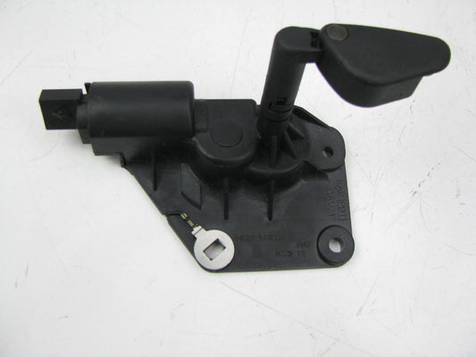 NEW - OUT OF BOX - OEM FORD XF22-163030-AD REAR RIGHT Quarter Window Motor