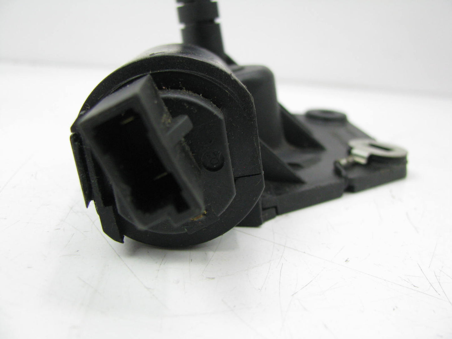 NEW - OUT OF BOX - OEM FORD XF22-163030-AD REAR RIGHT Quarter Window Motor