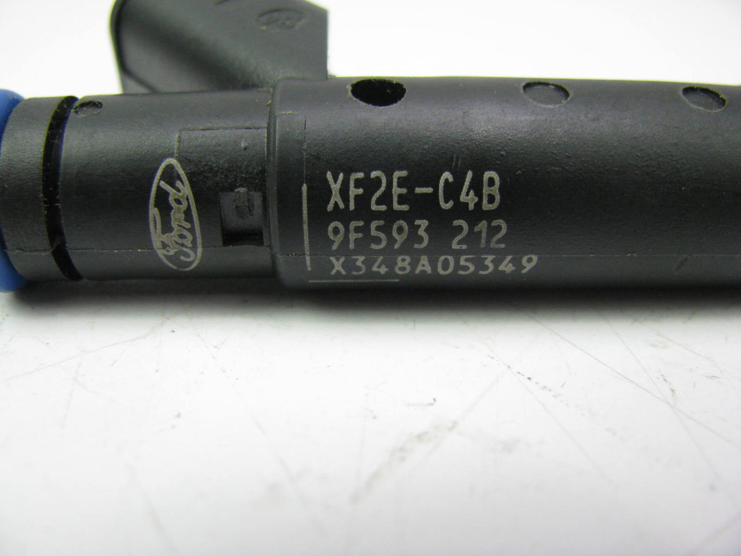 NEW UNBOXED OEM FORD XF2E-C4B Fuel Injector - XF2E-9F593-C4B FJ332 CM4989