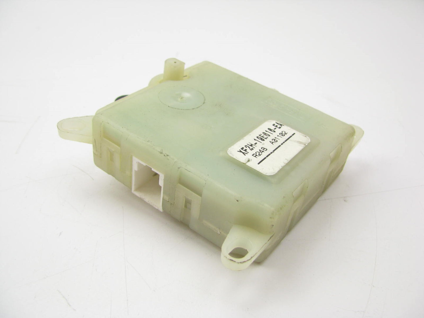 NEW - OUT OF BOX - OEM Ford XF2H-19E616-EA HVAC Heater A/C Blend Door Actuator