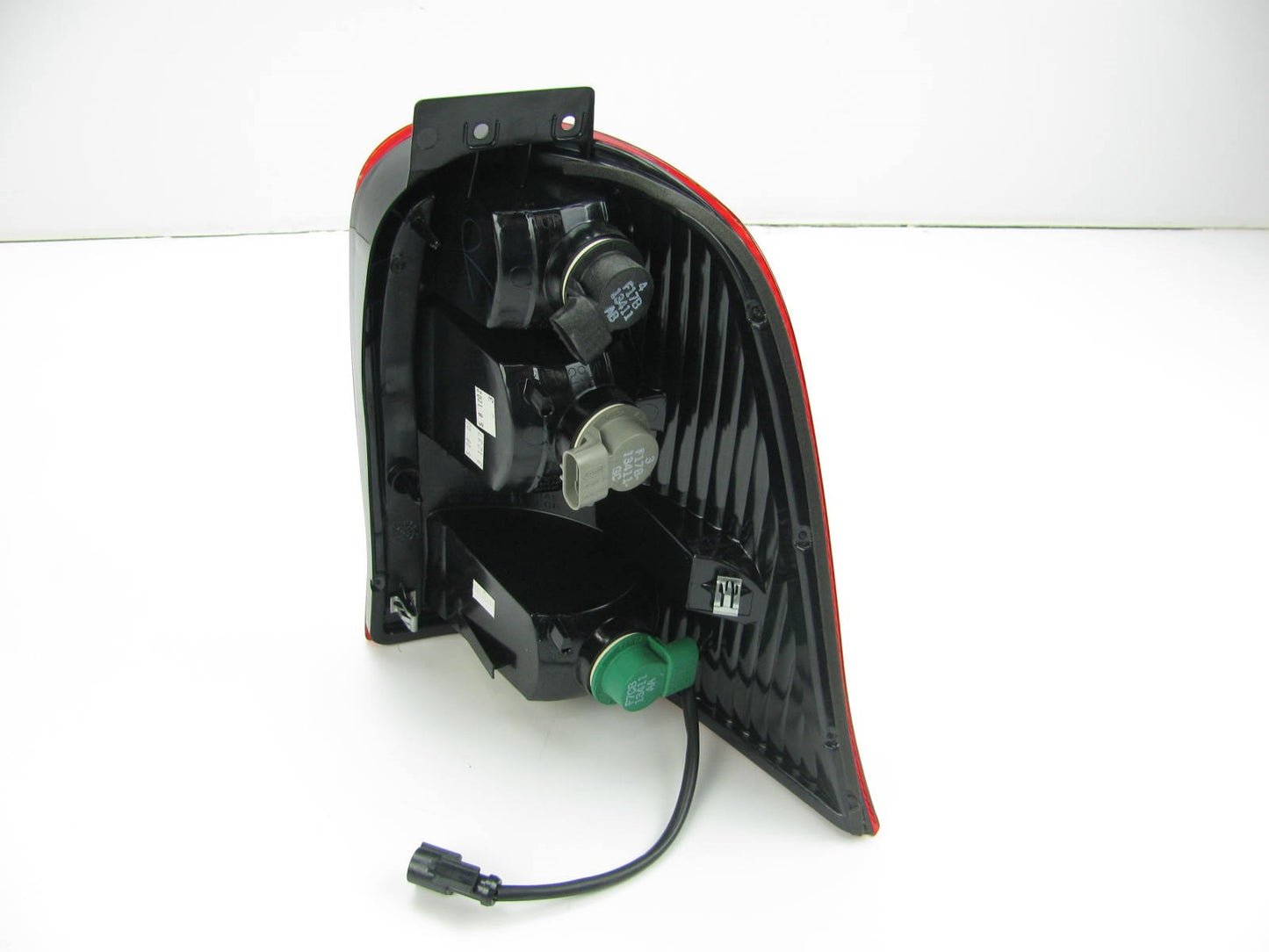 EXPORT ONLY - NEW OUT OF BOX -  LEFT DRIVERS Tail Light Lamp 1999-2003 Windstar