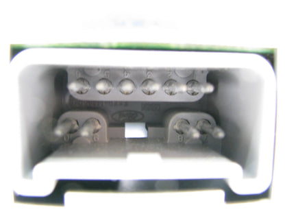 NEW - OUT OF BOX - OEM Ford XF3F-18C808-AA Radio Amplifier - NEW TAKE-OFF