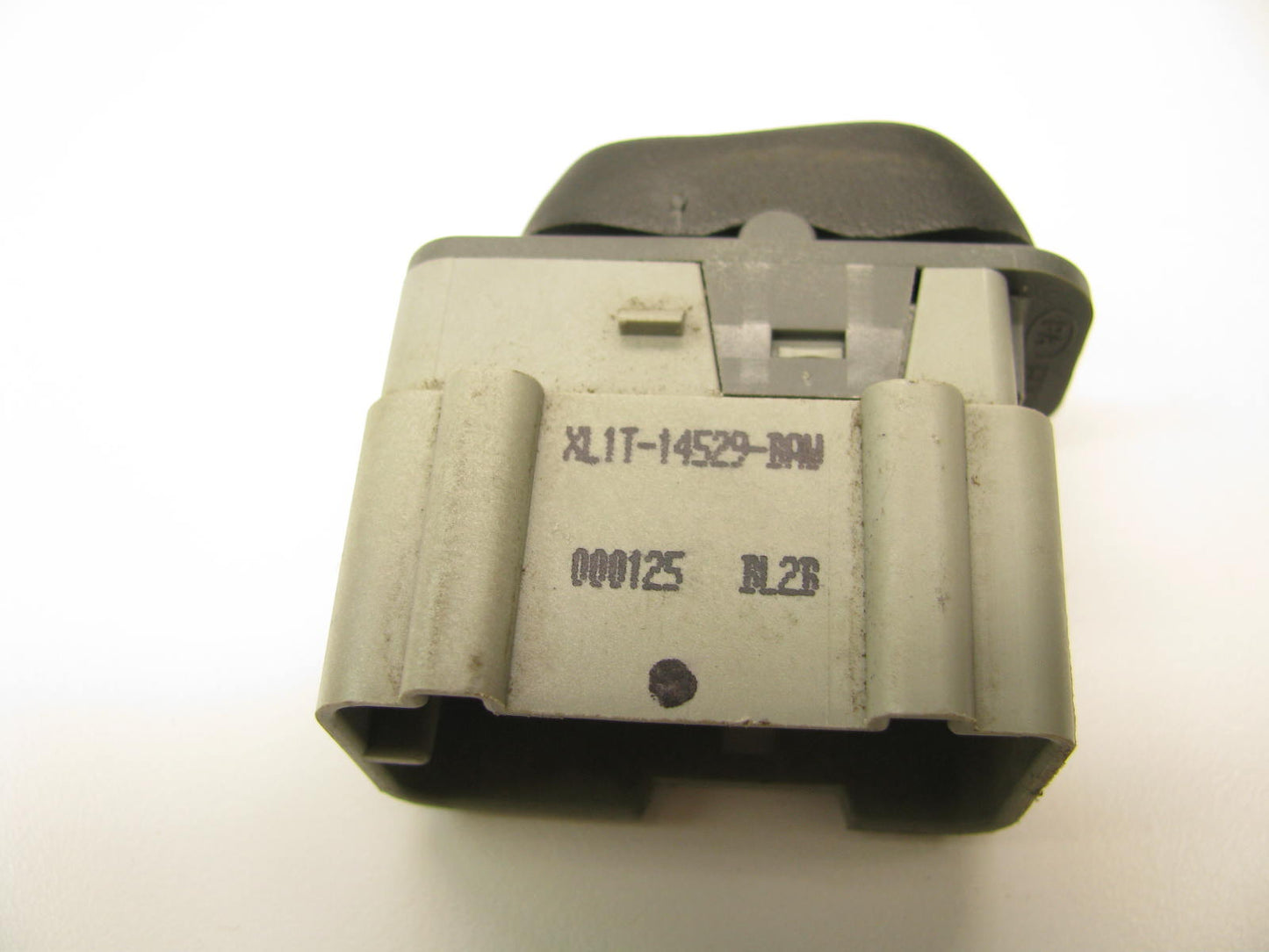 NEW - Out Of Box XL1T-14529-BAW Door Power Window Switch 1997-2005 Ford
