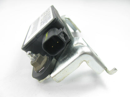 NEW - OUT OF BOX - OEM Ford XL2A-14B345-AG Side Sensor