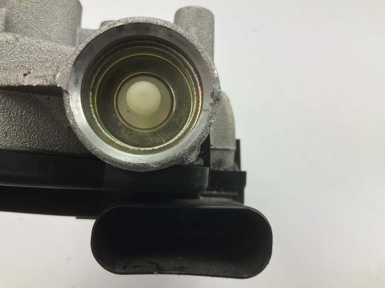 NEW - OUT OF BOX - OEM XS41-17508-CA Windshield Wiper Motor 00-07 Ford Focus