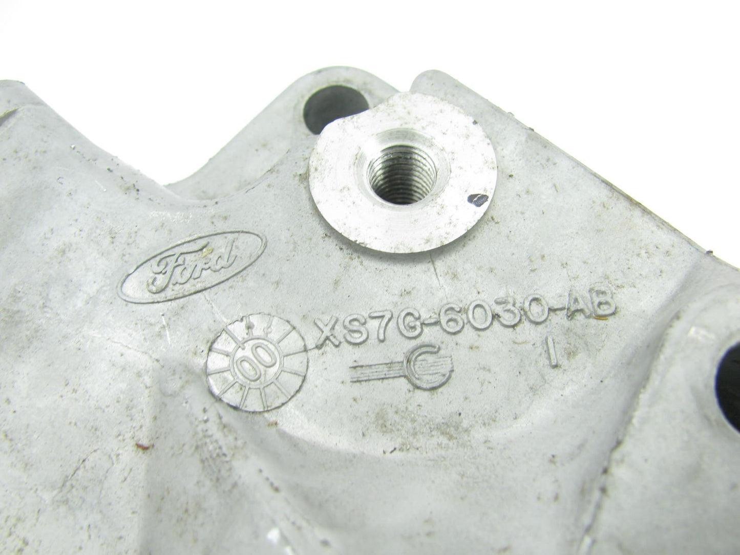 NEW - OUT OF BOX - SCRATCHED - OEM Ford XS7G-6030-AB Timing Cover