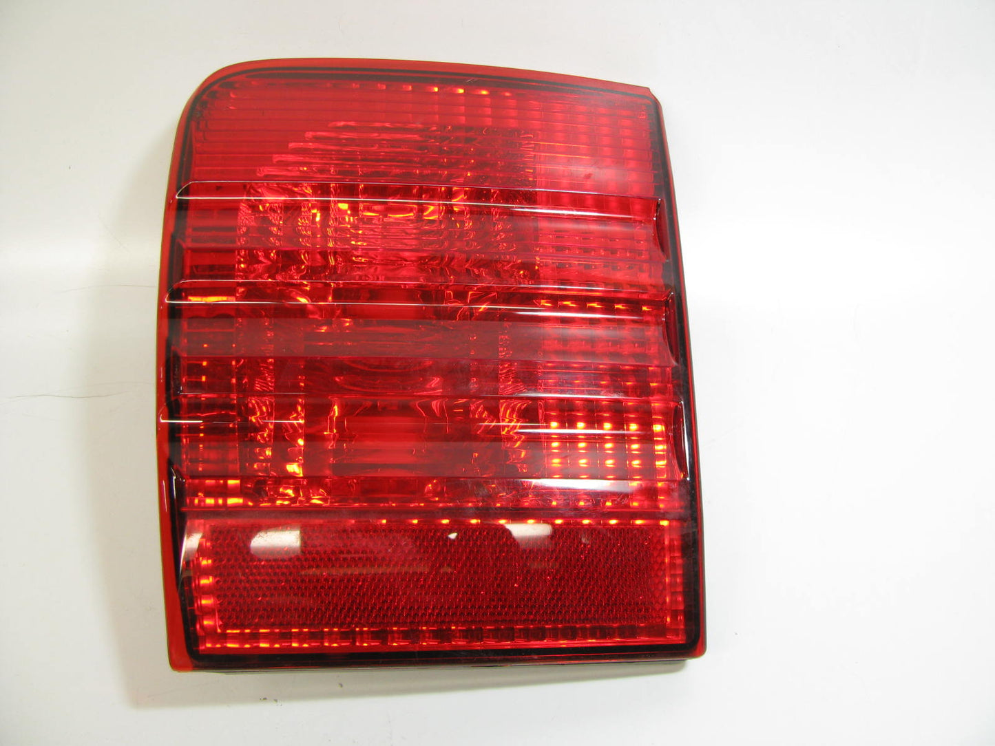 USED OEM FORD XW43-15B502-A Rear Right Trunk Tail Light Lamp - 00-02 Lincoln LS