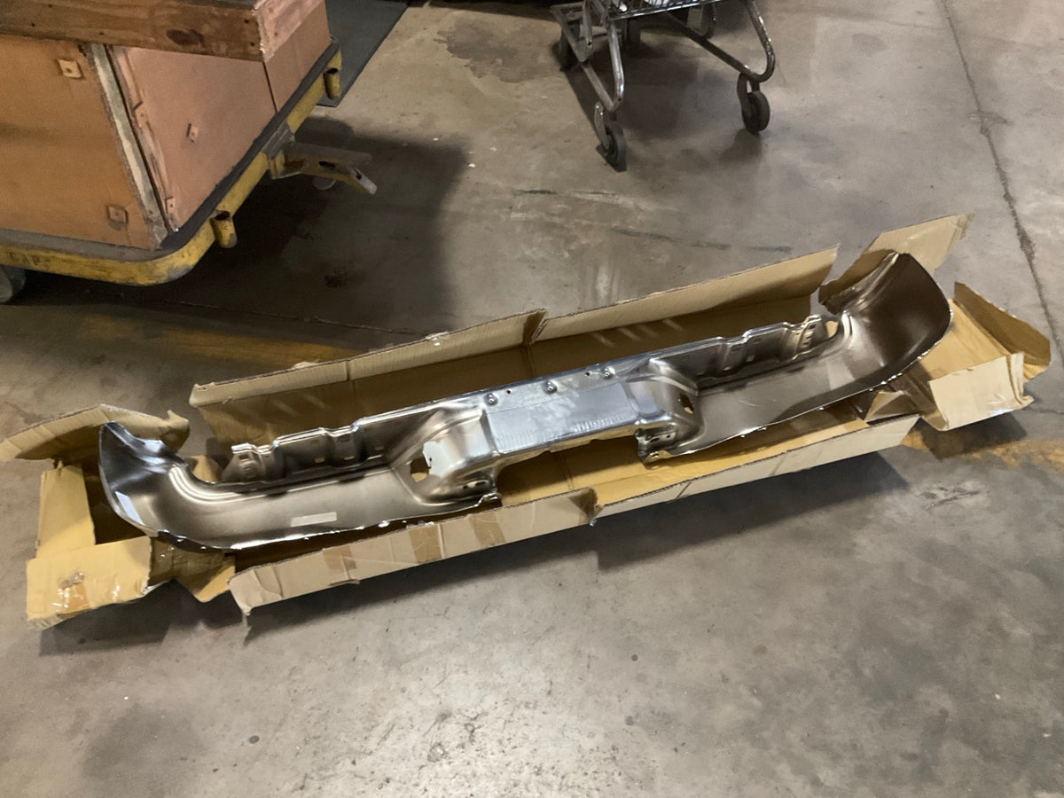 NEW AFTERMARKET 2005-2015 Toyota Tacoma SR5 Rear Step Bumper Chrome Steel