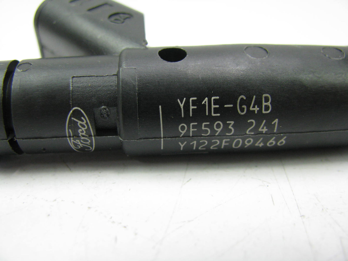 NEW - OUT OF BOX FORD YF1E-G4B Fuel Injector For 2000 Taurus 3.0L-V6