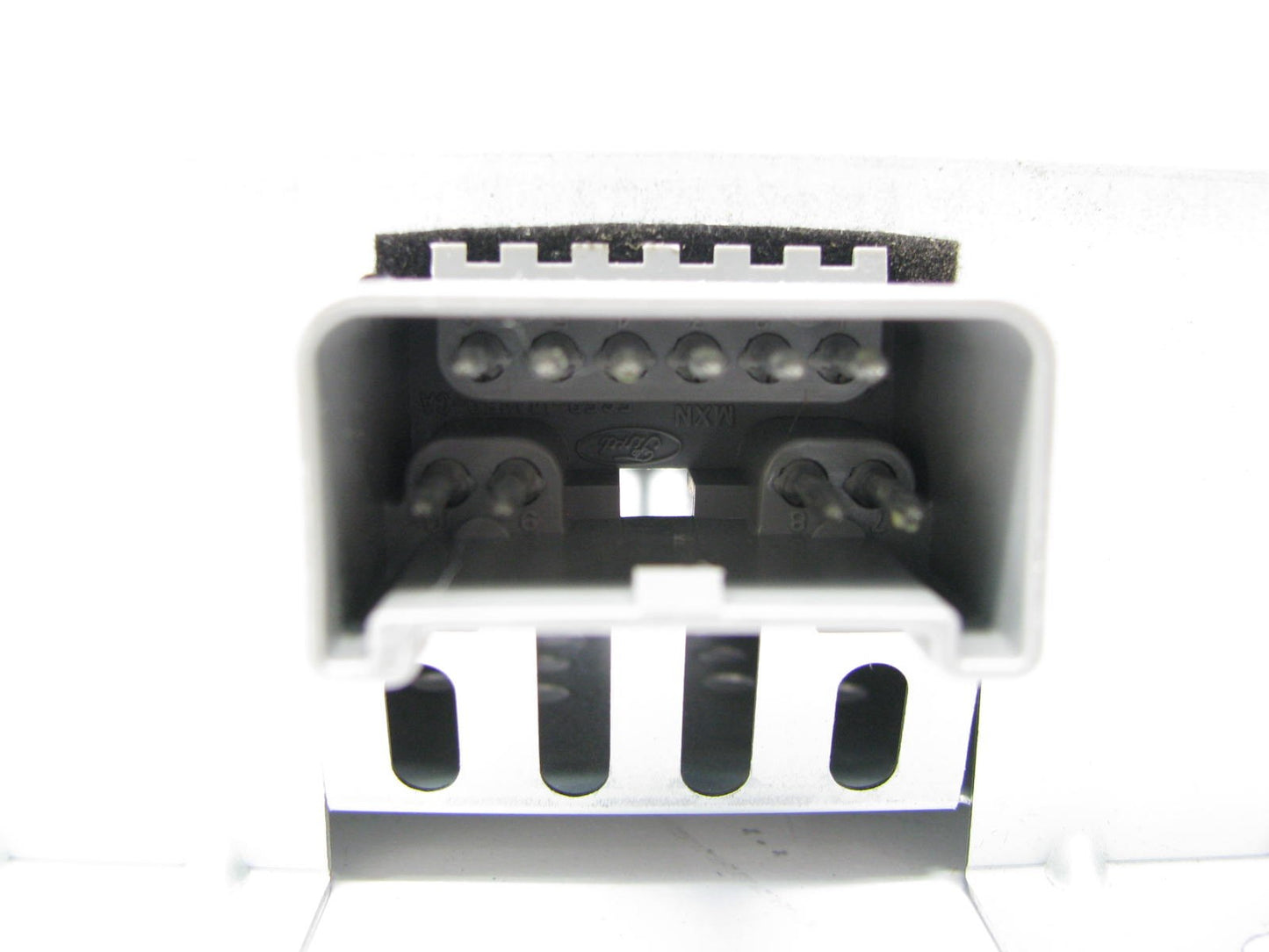 NEW - OUT OF BOX - OEM Ford YL8F-18C808-AC Radio Amplifier 2000-02 Lincoln LS