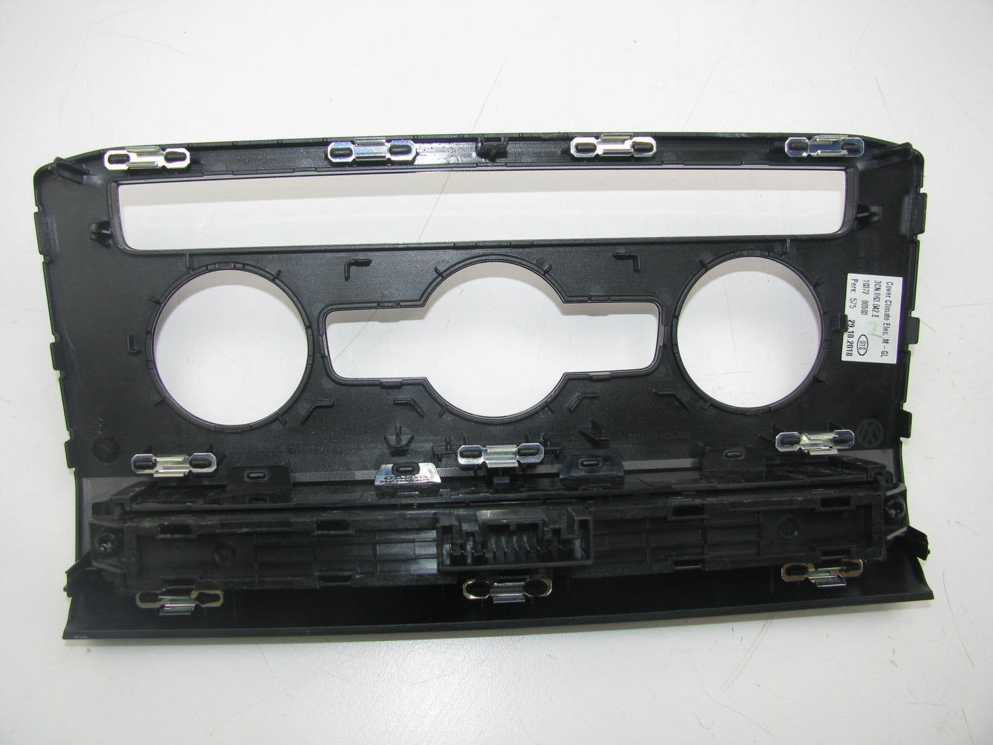 NEW OUT OF BOX ZSB-3CN-863-042E Climate Control Trim Panel 18-19 VW Atlas