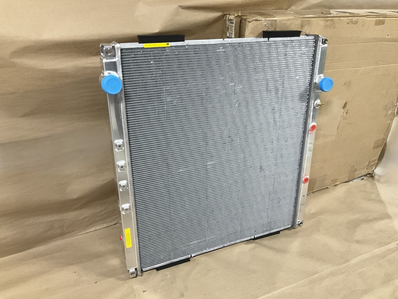 Spectra 2001-1753 Heavy Duty Radiator W/ Oil Cooler - 2007 Freightliner Coronado