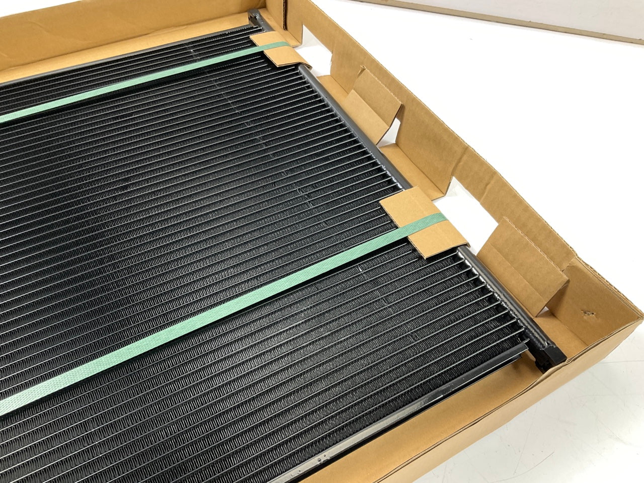 Spectra 7-4883 A/C Condenser 1999-2007 Ford F-250 F-350 F-450 F-550 Super Duty