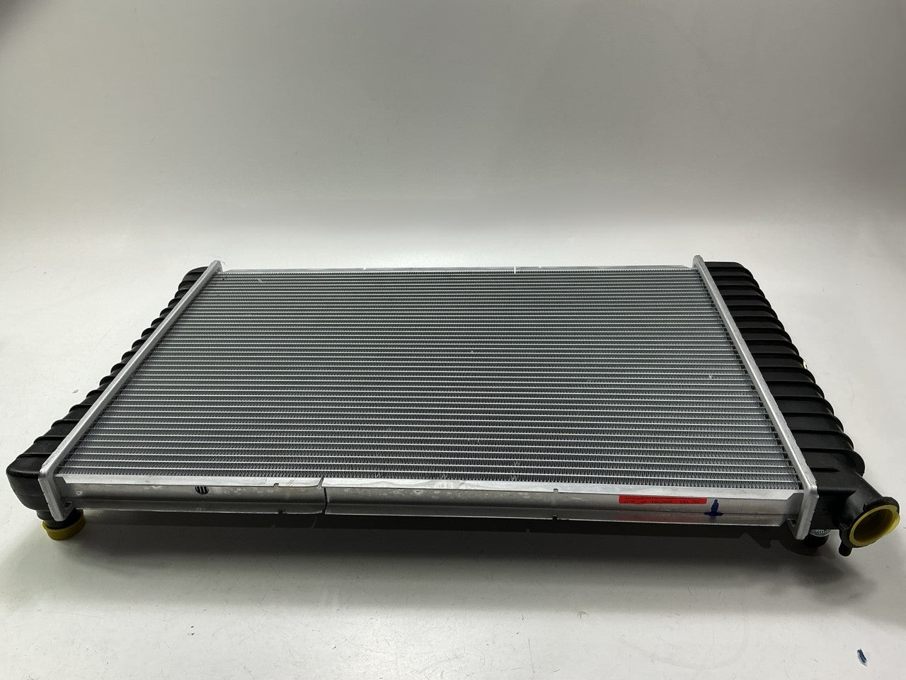 Minor Cosmetic Fin Damage - Actual Item Shown - Spectra CU162 Radiator