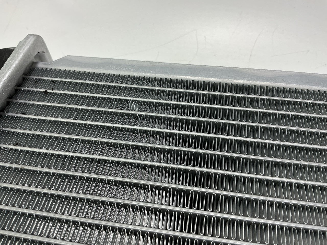 Minor Cosmetic Fin Damage - Actual Item Shown - Spectra CU162 Radiator