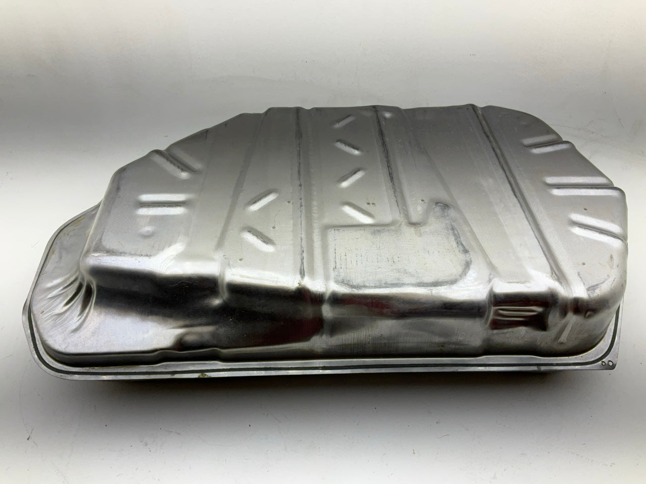 Damaged (Small Dent), Comes As Shown Spectra F39G Fuel Gas Tank 00-07 Taurus