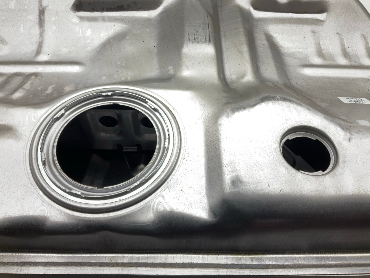 Damaged (Small Dent), Comes As Shown Spectra F39G Fuel Gas Tank 00-07 Taurus