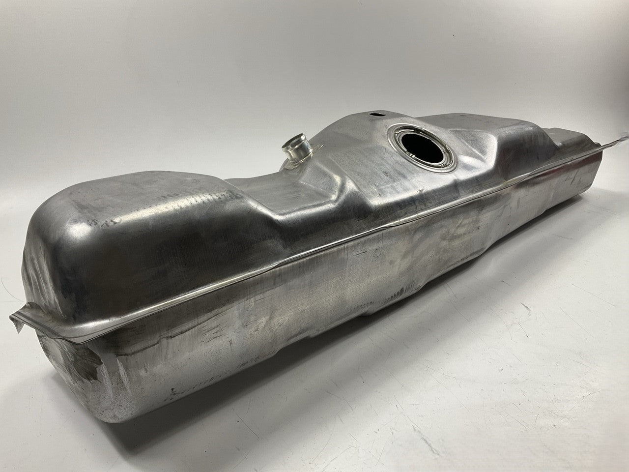 SCRATCH & DENT - Spectra F6C 19 Gallon Side Mount Fuel Gas Tank