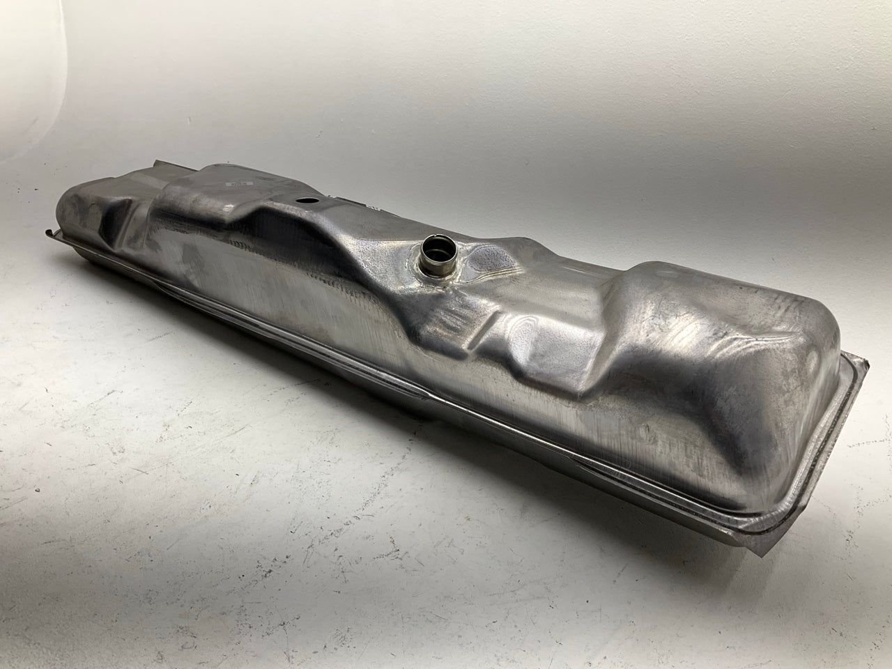 DENTED #5 See Photos - Spectra F6C Fuel Gas Tank, 19 Gallon Side Mount Tank