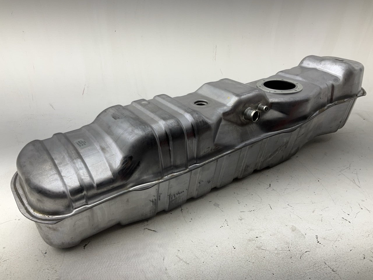 Spectra F83A Fuel Gas Tank 19 Gallon, Front, 1999-2004 Ford F-350 F-450 F-550 SD