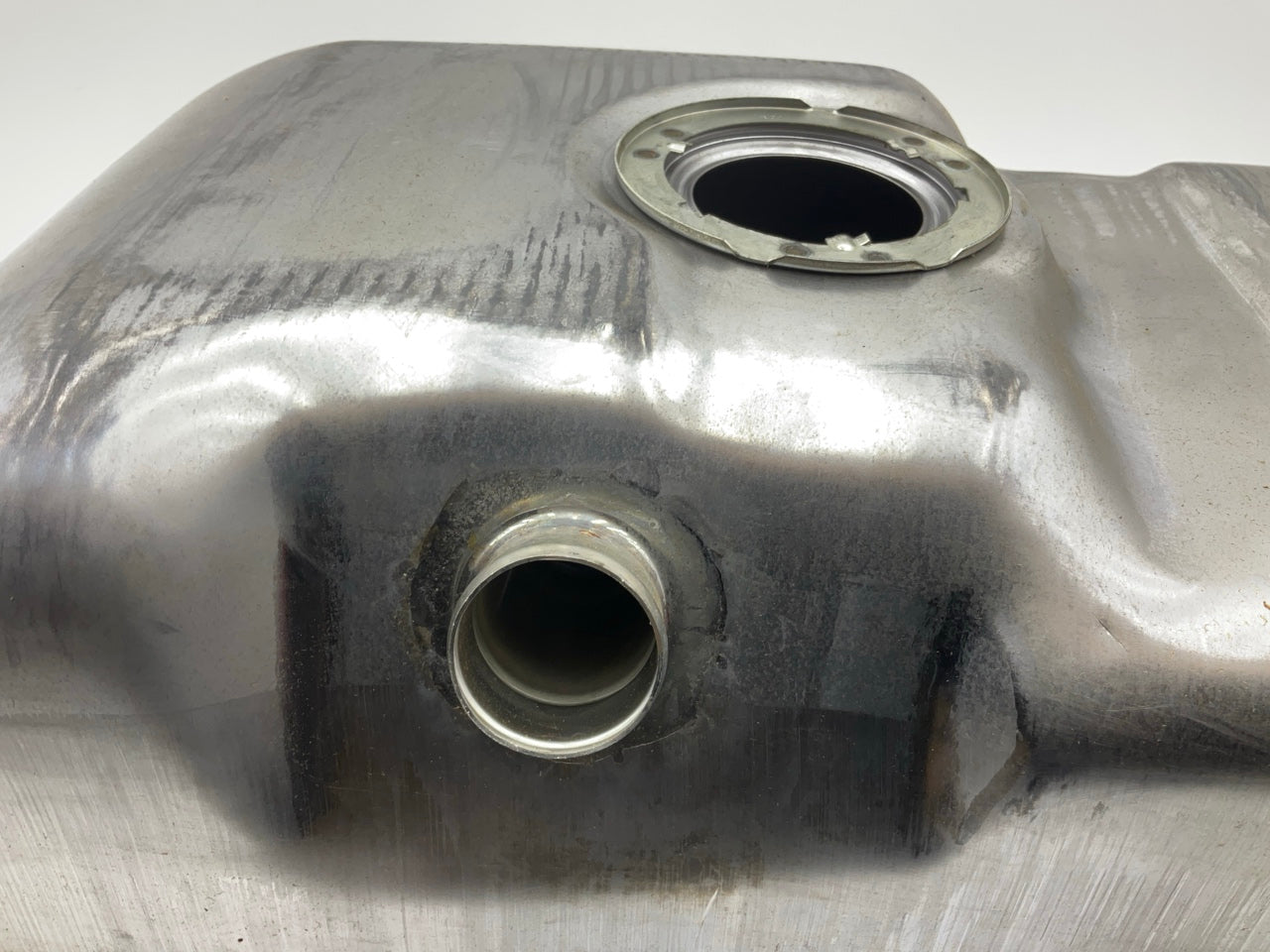 Dented Corner - Spectra GM22B Fuel Gas Tank, 34 Gallon Midship Tank