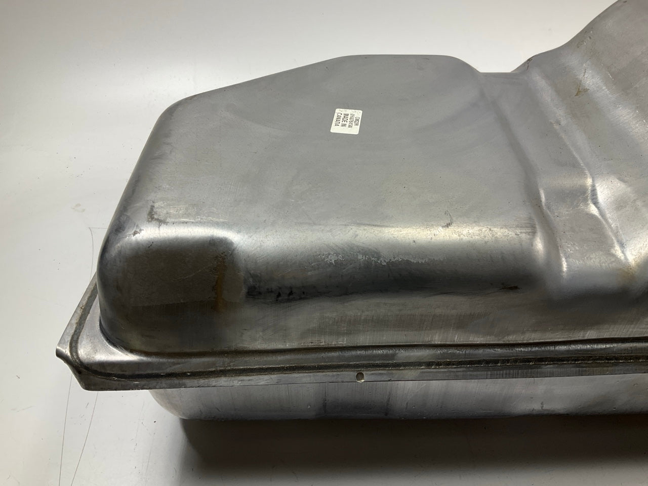 LIGHT COSMETIC DAMAGE - Spectra GM22B 34 Gallon Midship Fuel Gas Tank