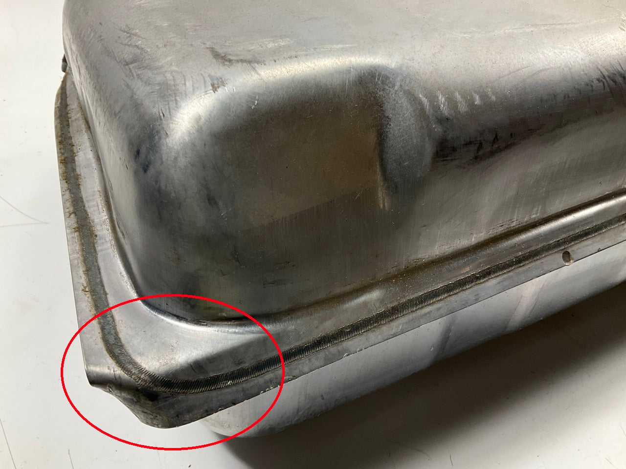 LIGHT COSMETIC DAMAGE - Spectra GM22B 34 Gallon Midship Fuel Gas Tank