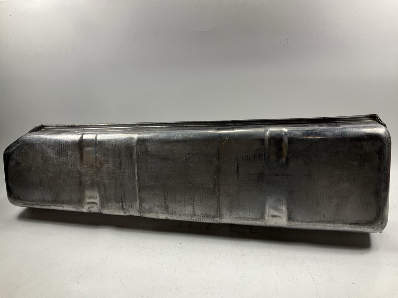 LIGHT COSMETIC DAMAGE - Spectra GM22B 34 Gallon Midship Fuel Gas Tank
