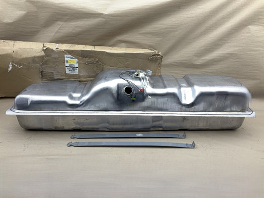 DENTED Spectra GM22B1FA Front Of Rear Axle 34 Gallon Fuel Gas Tank + Fuel Pump