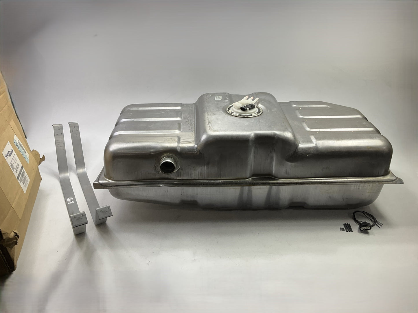 Spectra GM24B1FA Fuel Gas Tank + Fuel Pump - 1997-1999 Chevy Astro, GMC Safari