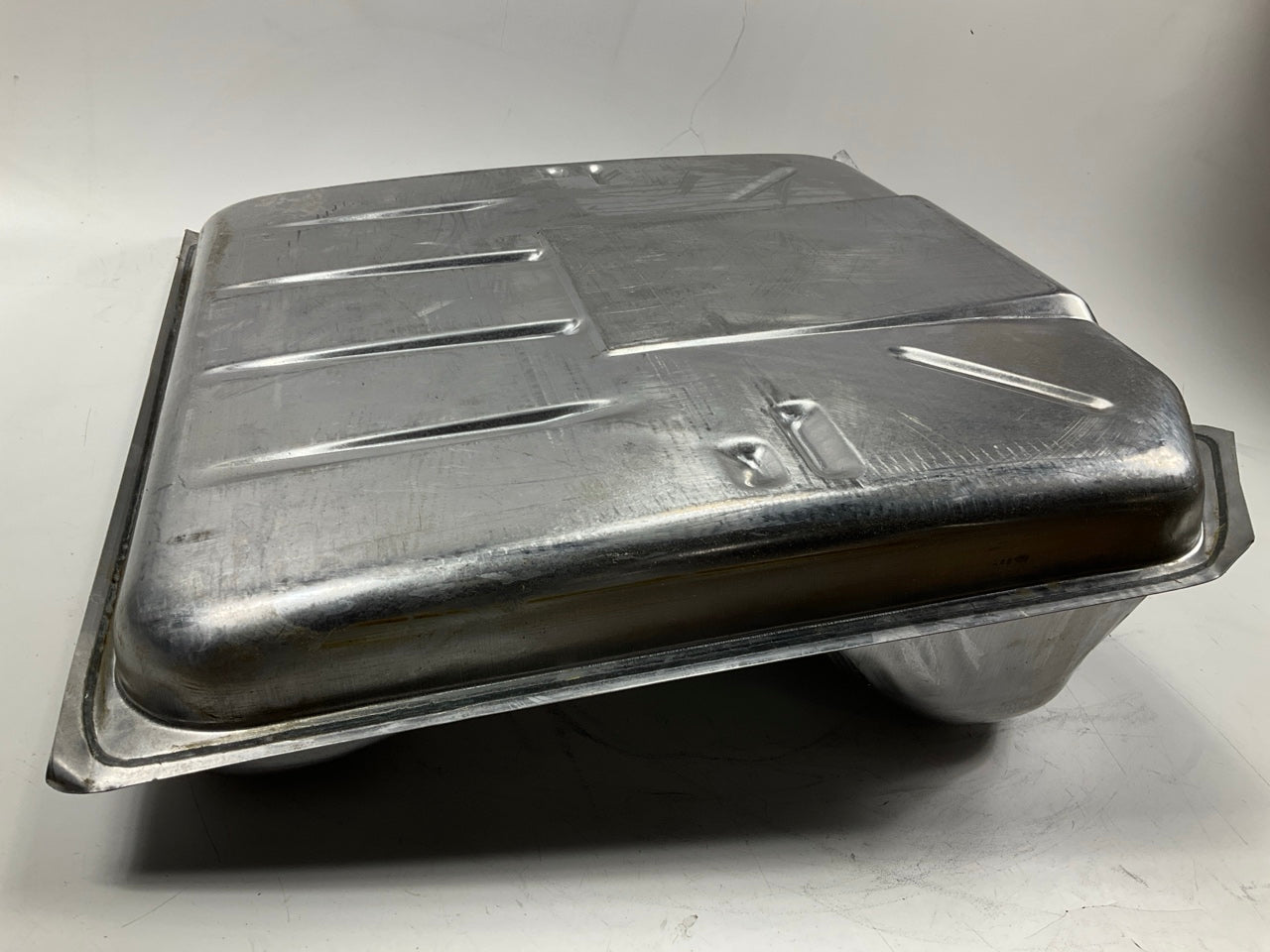 COSMETIC DAMAGE - Spectra GM30B Fuel Gas Tank 97-99 Chevy Lumina, Monte Carlo